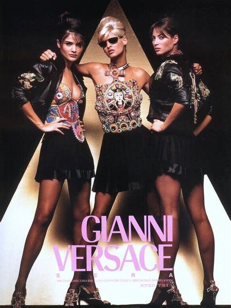 stelle nere storia versace|history of versace clothing.